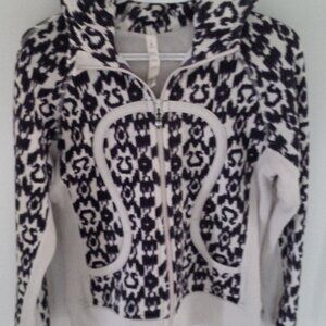 Lululemon Size 8 Ladies Athletica Zip-Up Hoodie, Black/Grey